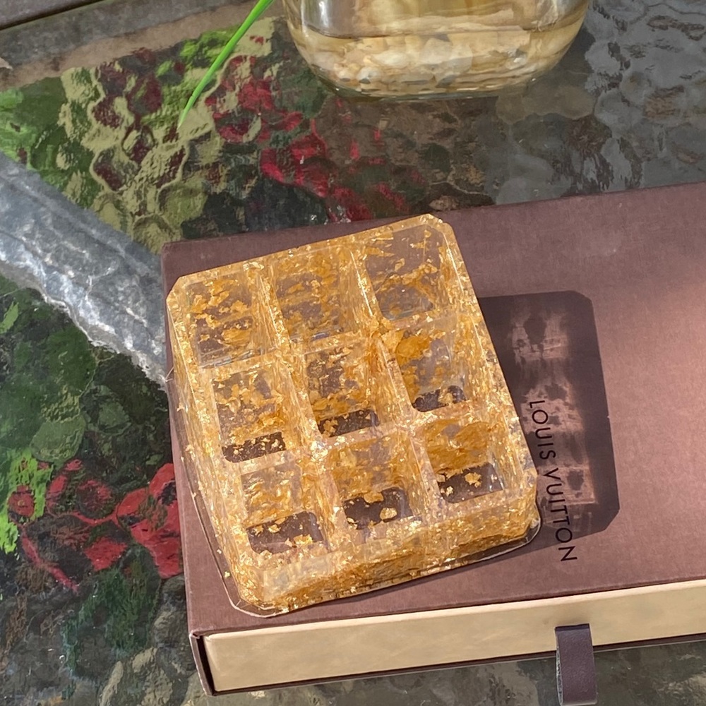 Gold Cosmetic Makeup Organizer Resin Art - Picture 12 of 16